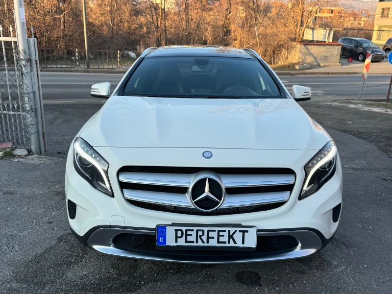 Mercedes-Benz GLA 200 d Panorama* Camera, снимка 2 - Автомобили и джипове - 48592313