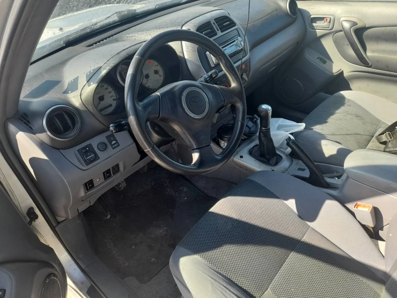 Toyota Rav4, снимка 4 - Автомобили и джипове - 49220379