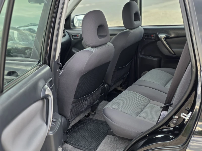 Toyota Rav4 2.0 D-4D 116Hp ТОП, снимка 10 - Автомобили и джипове - 51608511