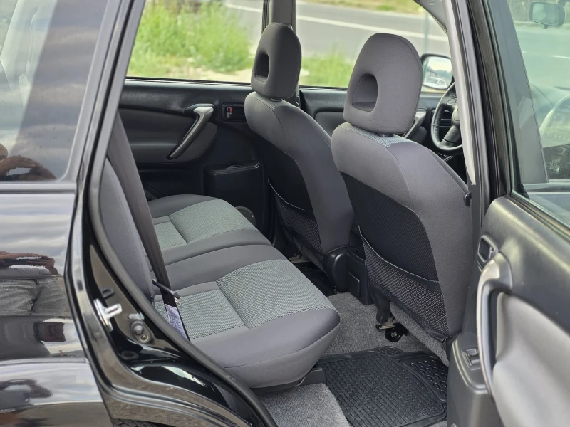 Toyota Rav4 2.0 D-4D 116Hp ТОП, снимка 12 - Автомобили и джипове - 51608511