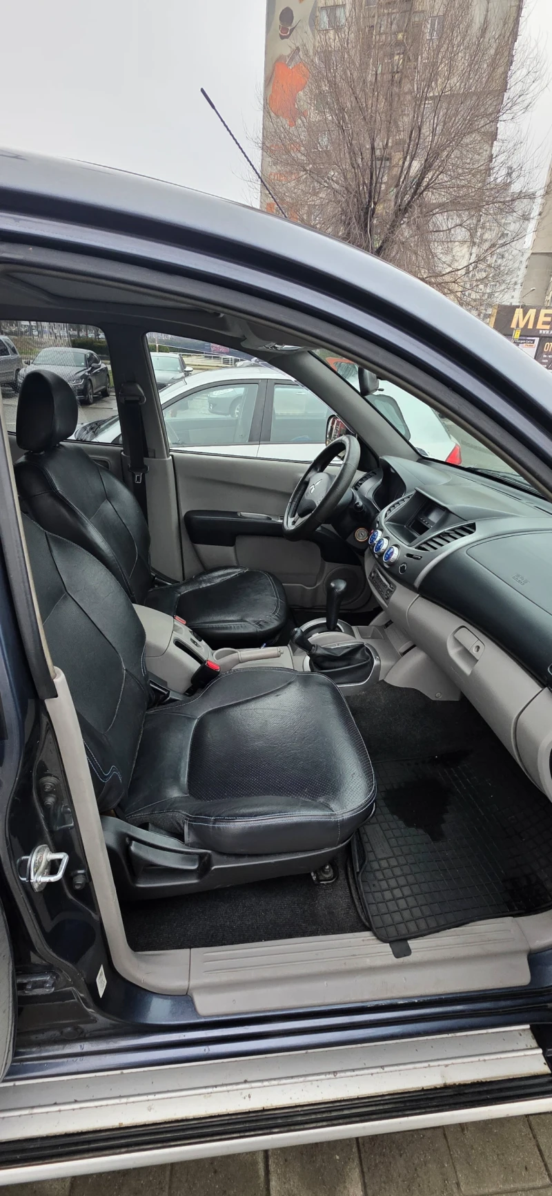 Mitsubishi L200, снимка 3 - Автомобили и джипове - 53413369