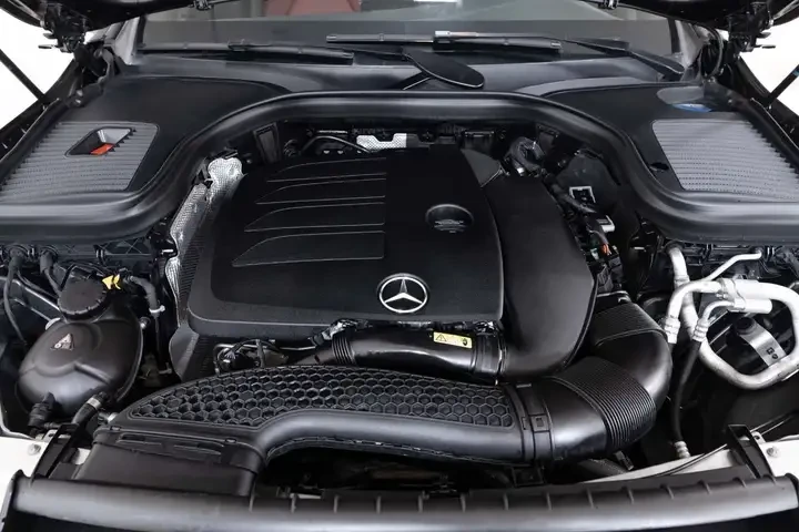 Mercedes-Benz GLC 300 /Premium Pckg/AMG Pckg/Blind Spot/CARFAX, снимка 7 - Автомобили и джипове - 55157647