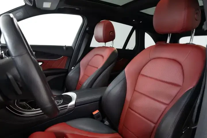 Mercedes-Benz GLC 300 /Premium Pckg/AMG Pckg/Blind Spot/CARFAX, снимка 8 - Автомобили и джипове - 55157647