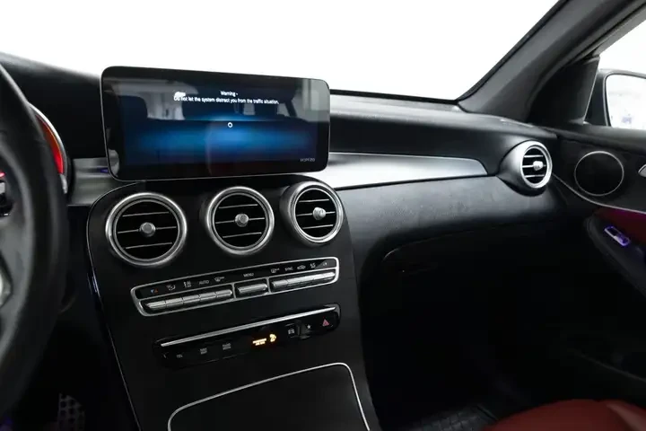 Mercedes-Benz GLC 300 /Premium Pckg/AMG Pckg/Blind Spot/CARFAX, снимка 14 - Автомобили и джипове - 55157647