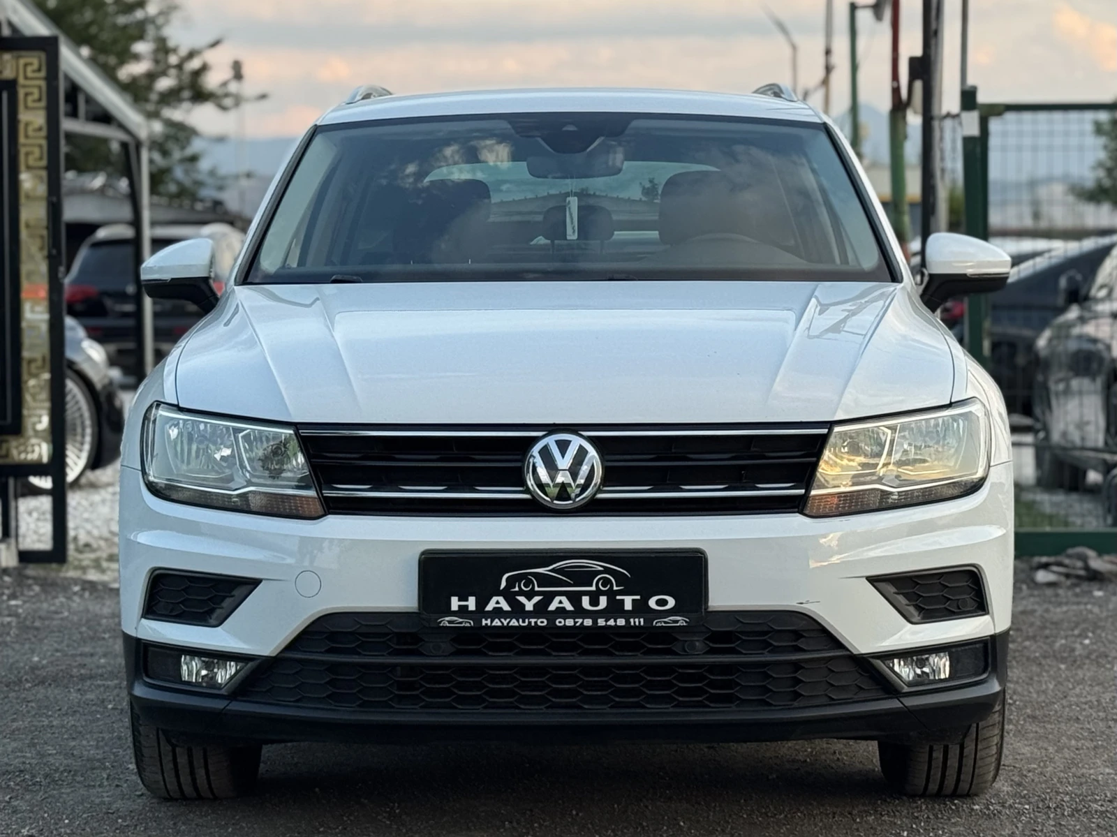 VW Tiguan 2.0TDI= BLUEMOTION= DISTRONIC= KEYLESS GO= LANE - изображение 2
