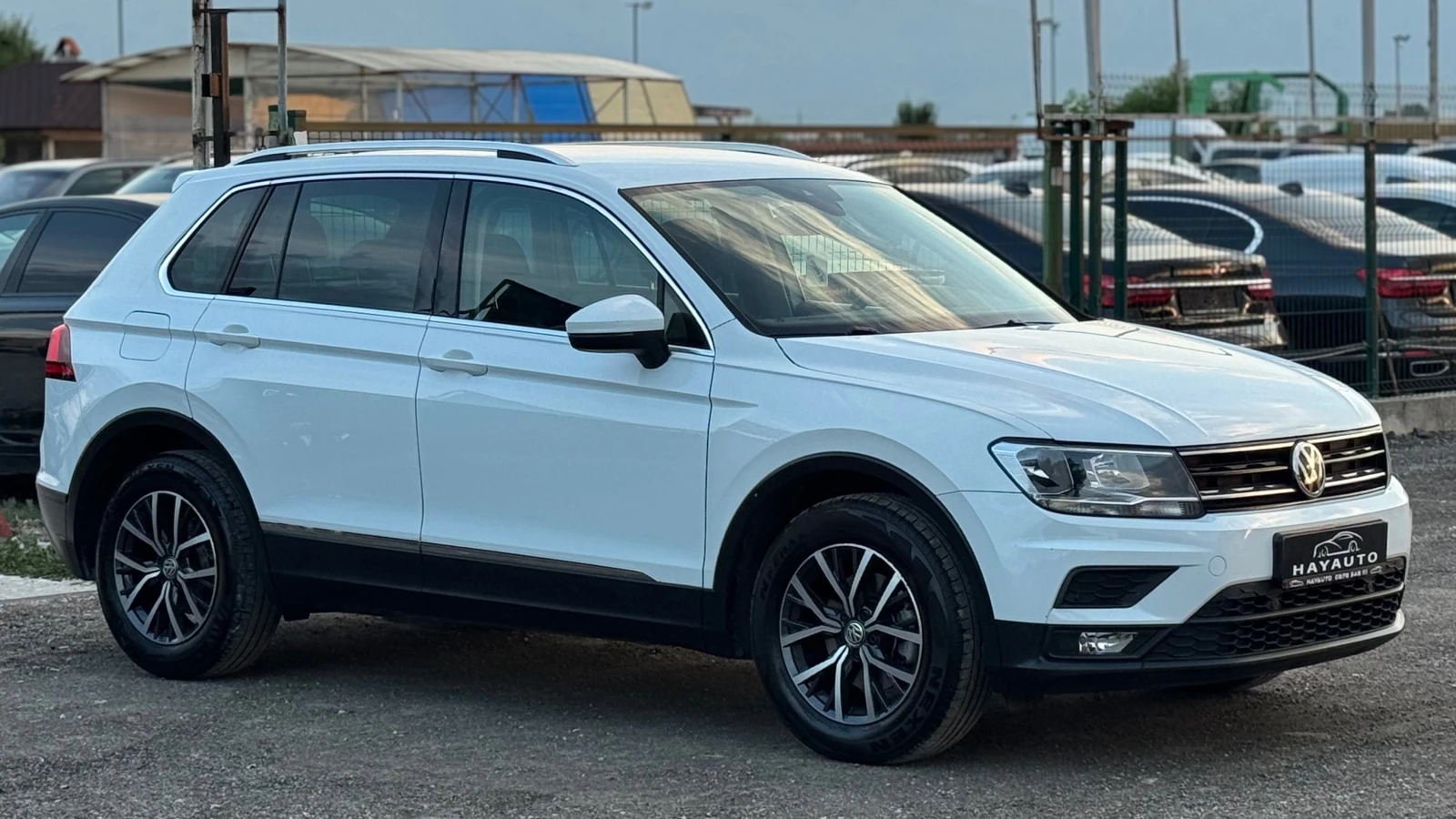 VW Tiguan 2.0TDI= BLUEMOTION= DISTRONIC= KEYLESS GO= LANE - изображение 3