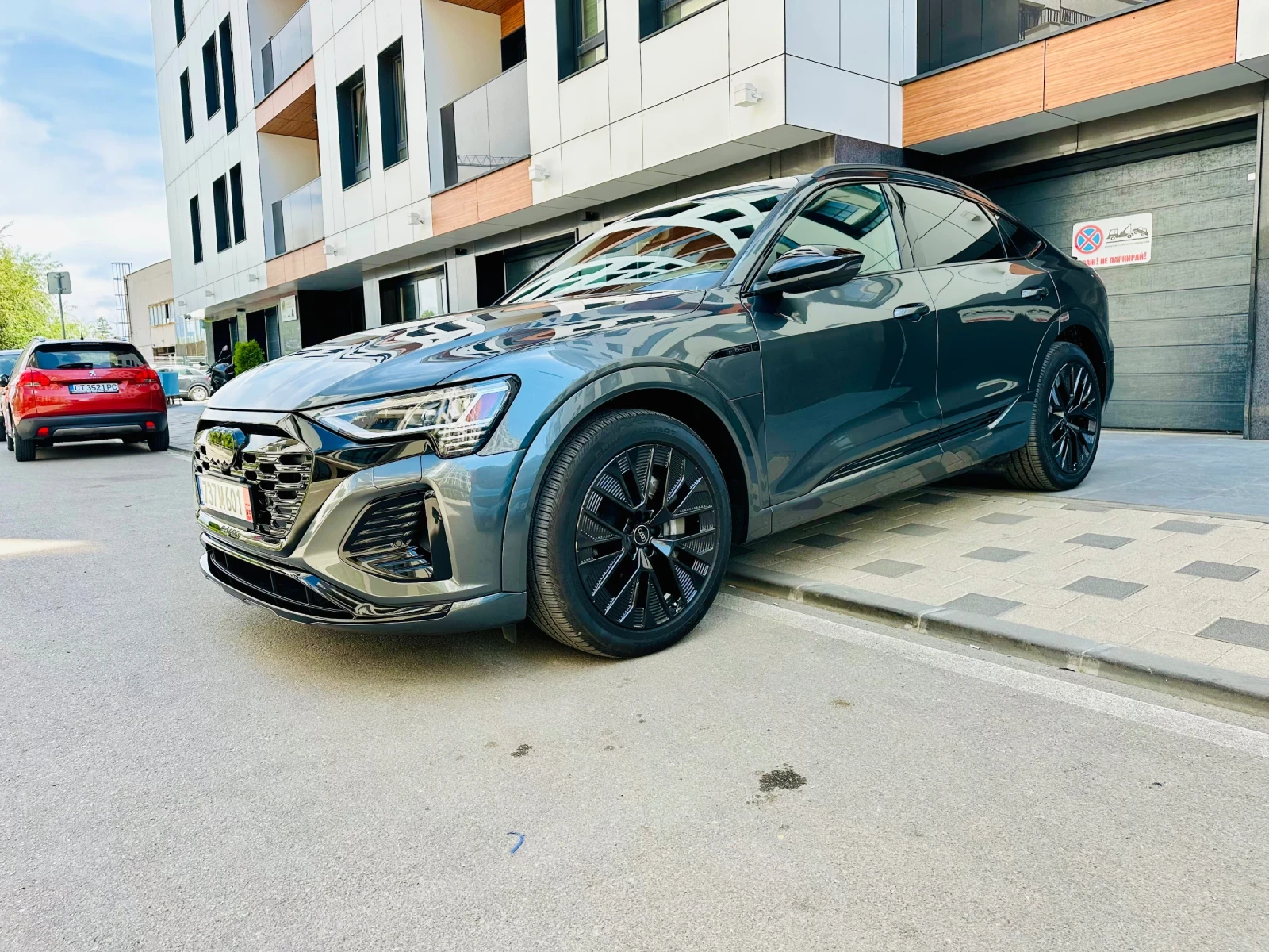 Audi Q8 Audi Q8 Sportback e-tron  - изображение 2