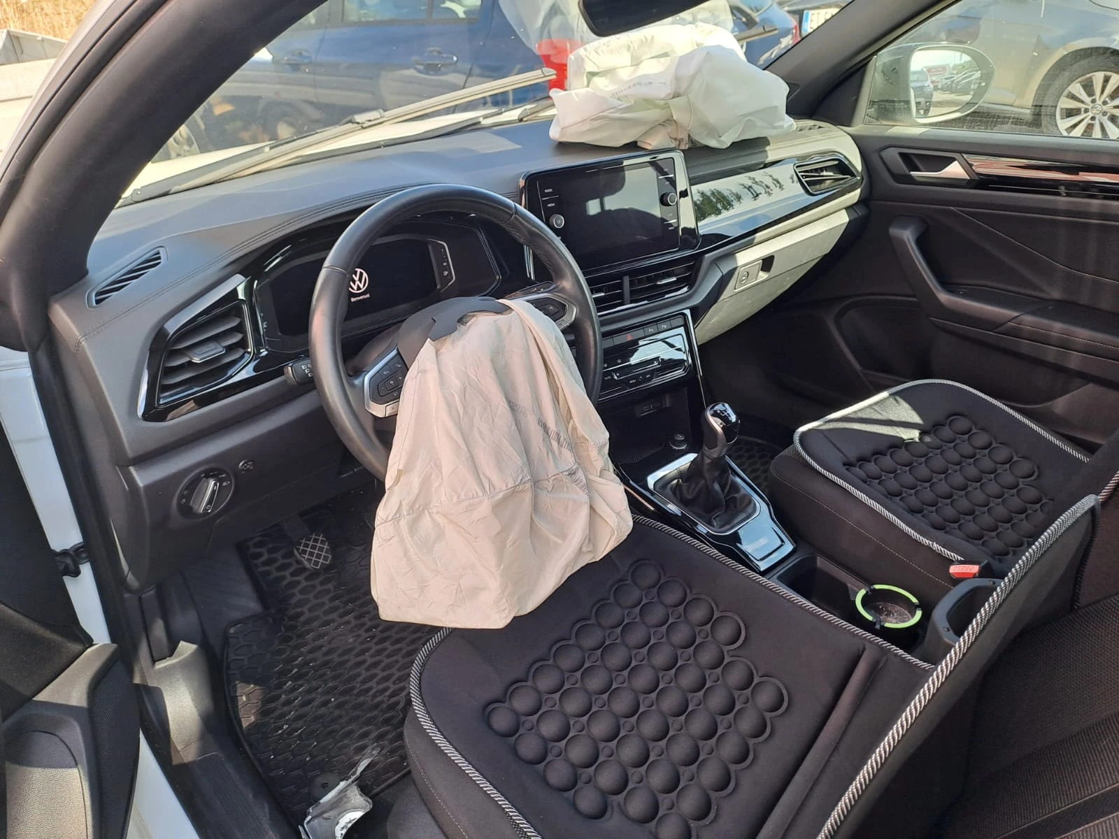 VW T-Roc 1.0КАБРИО - изображение 7