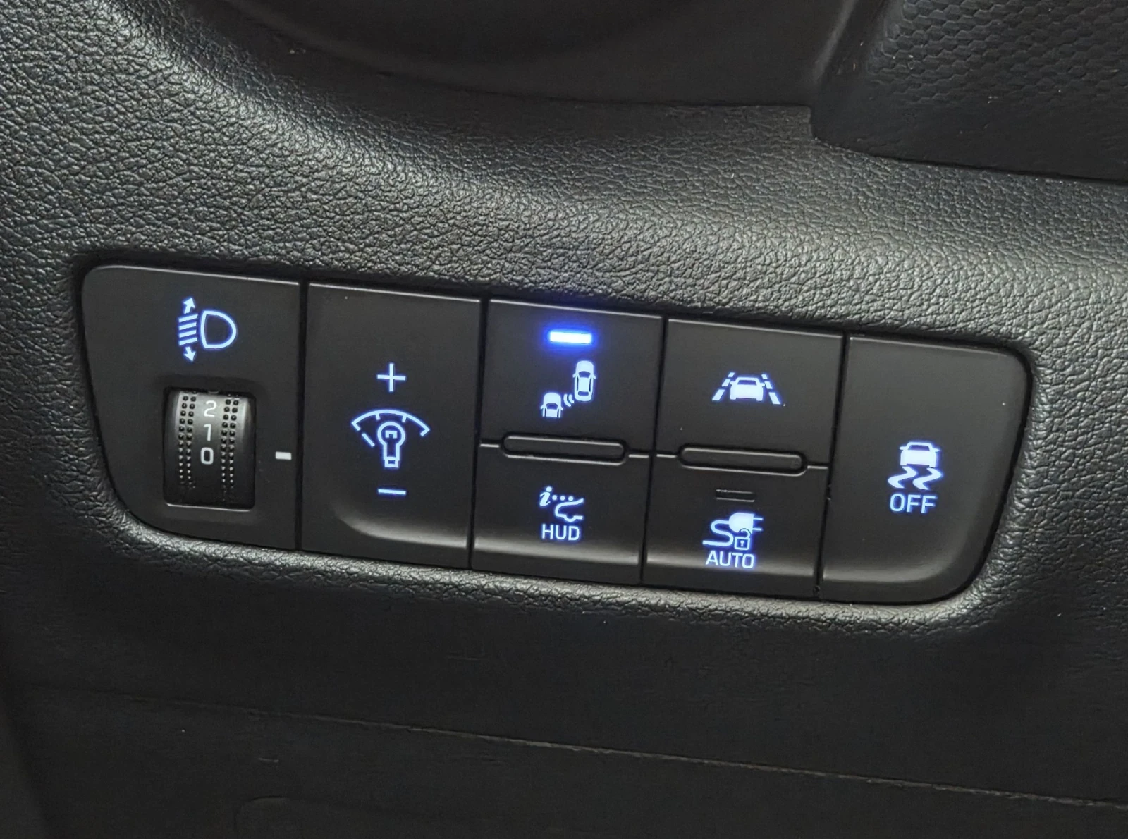 Hyundai Kona 64KWh/SOH100%, снимка 14 - Автомобили и джипове - 54141854