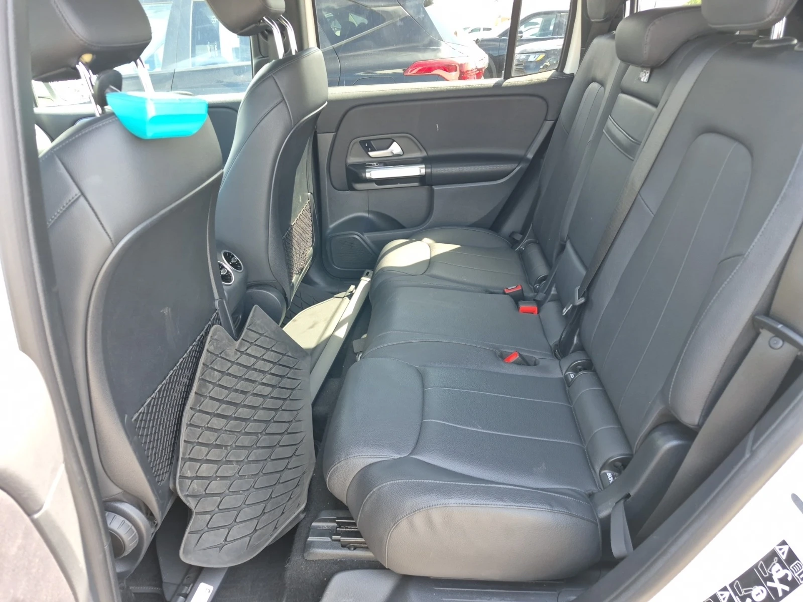 Mercedes-Benz GLB 250 * * CARFAX * * АВТО КРЕДИТ * * , снимка 9 - Автомобили и джипове - 54646680