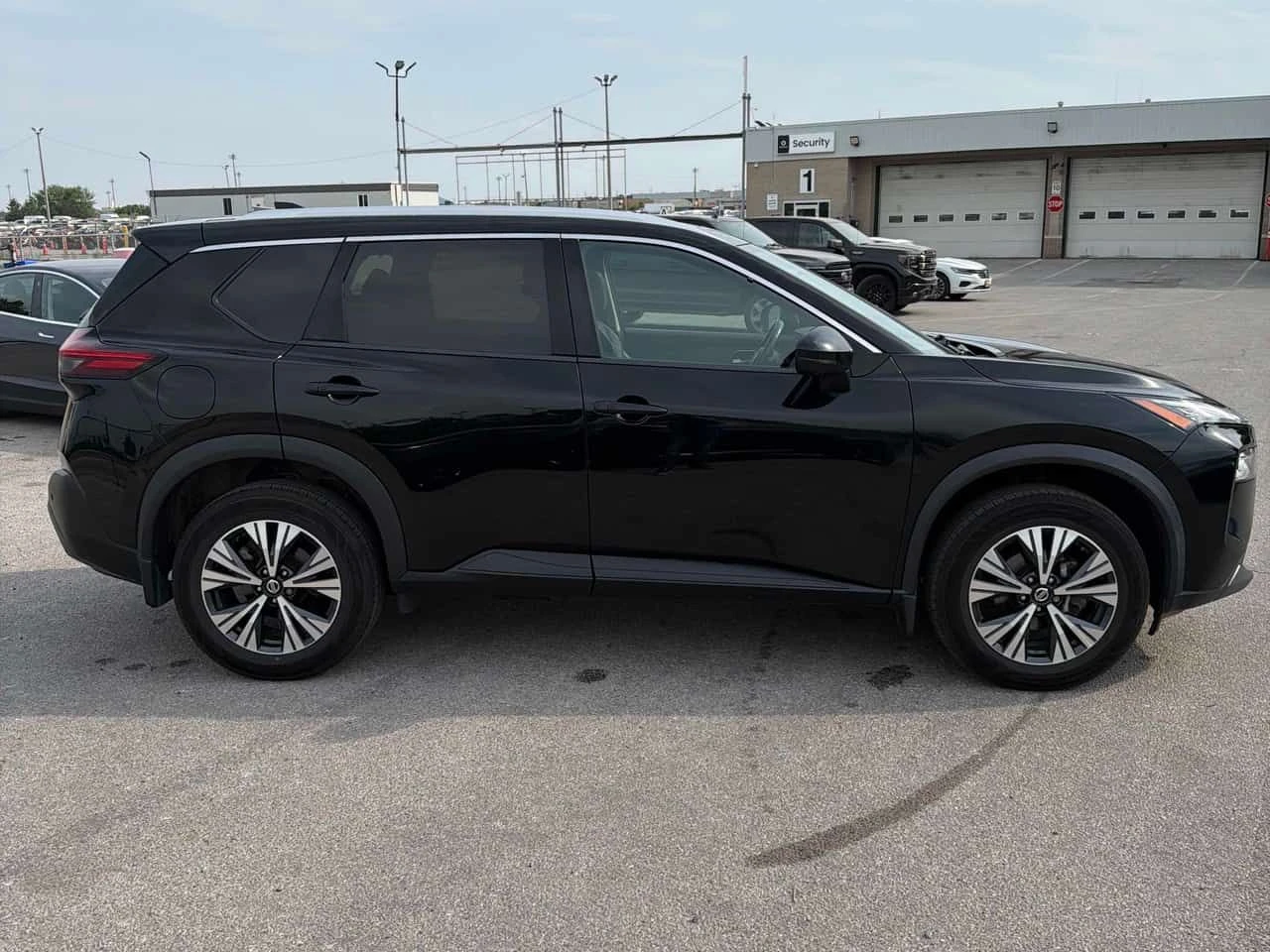 Nissan Rogue | SV | ПОДГРЕВ | CARFAX | ПАНОРАМА | , снимка 3 - Автомобили и джипове - 54832943