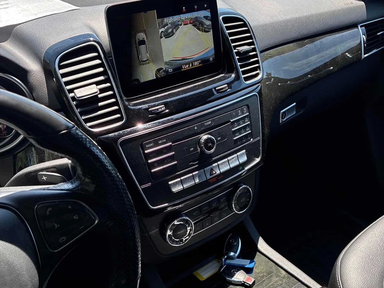 Mercedes-Benz GLE 350 4MATIC * ГЛАВНО ПРЕДСТАВИТЕЛСТВО НА VOLKSWAGEN* , снимка 9 - Автомобили и джипове - 54848205