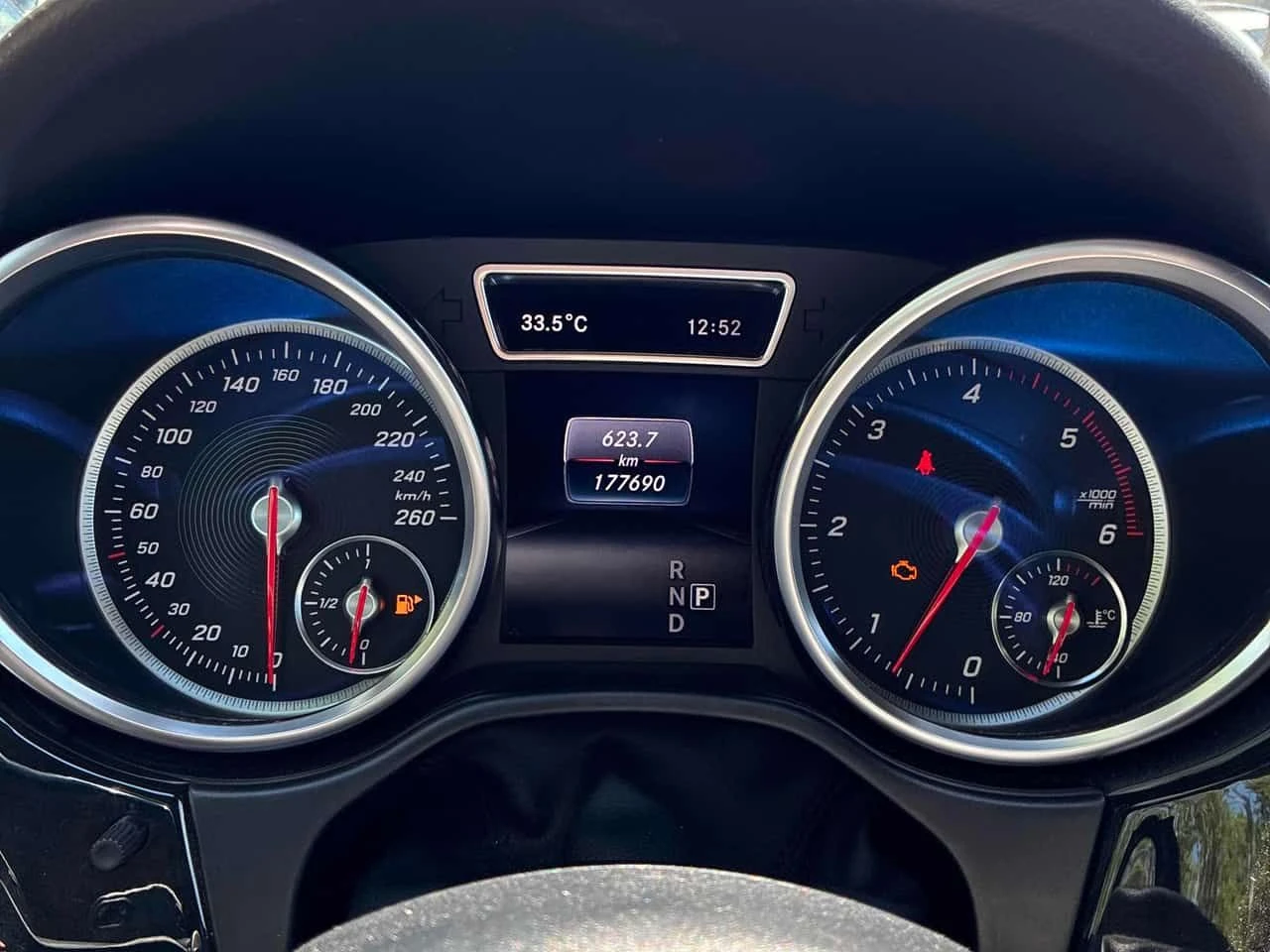Mercedes-Benz GLE 350 4MATIC * ГЛАВНО ПРЕДСТАВИТЕЛСТВО НА VOLKSWAGEN* , снимка 8 - Автомобили и джипове - 54848205