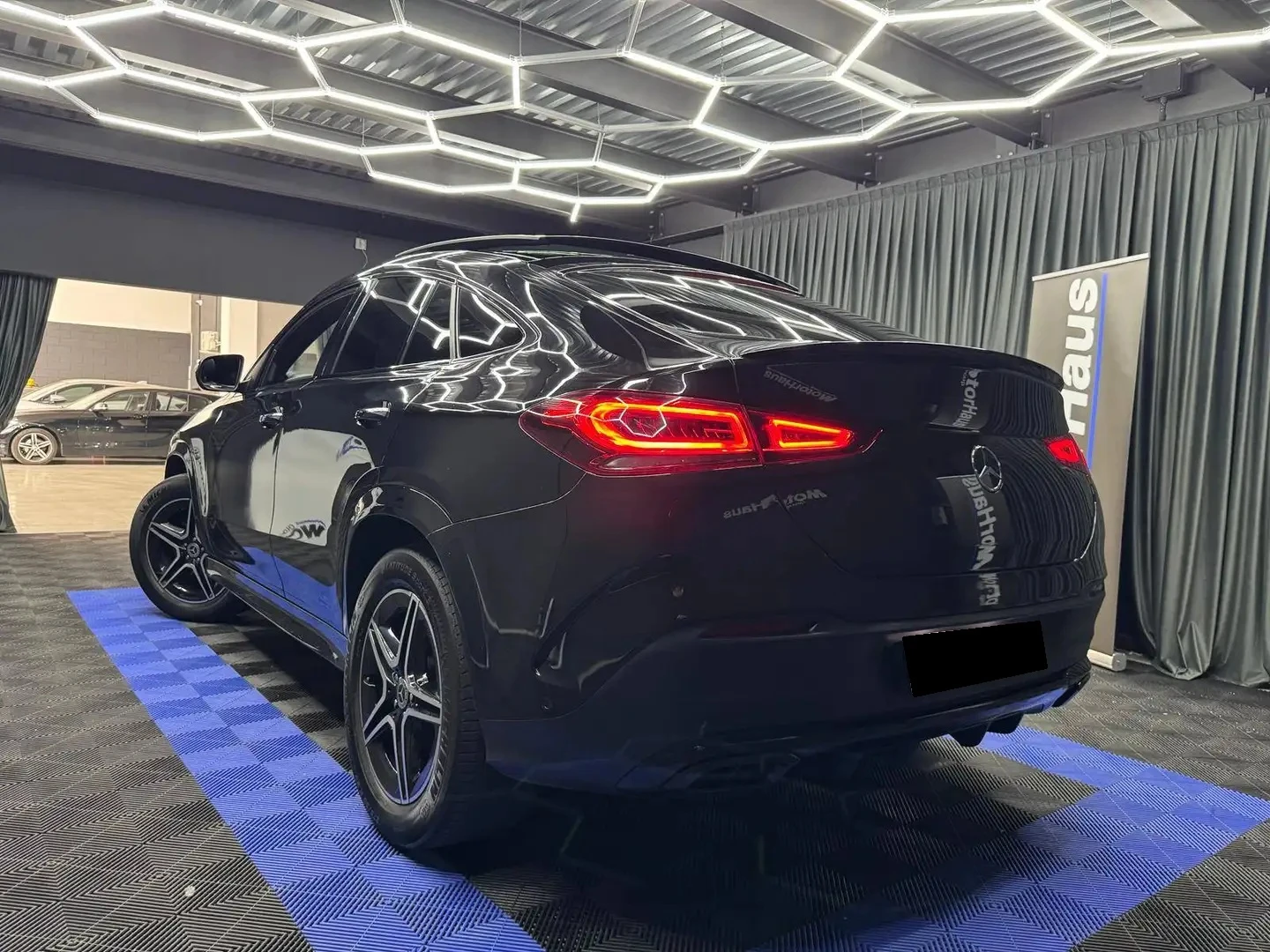 Mercedes-Benz GLE 350 d Coupe AMG-Line 4MATIC, снимка 4 - Автомобили и джипове - 54942545