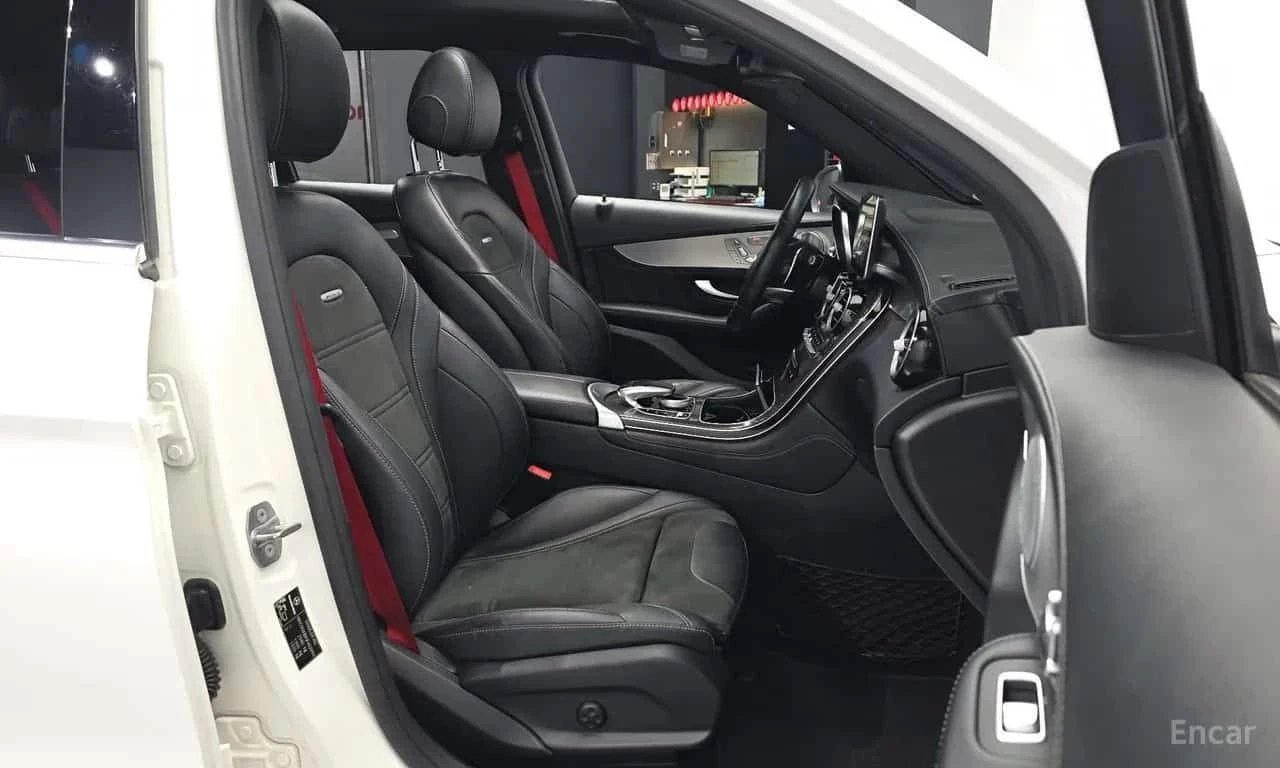Mercedes-Benz GLC 63 AMG GLC63 4MATIC+ , снимка 8 - Автомобили и джипове - 55398106