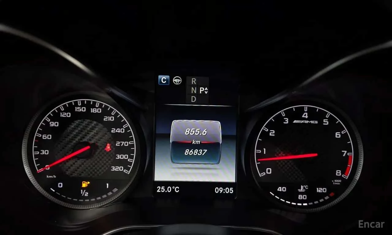 Mercedes-Benz GLC 63 AMG GLC63 4MATIC+ , снимка 7 - Автомобили и джипове - 55398106