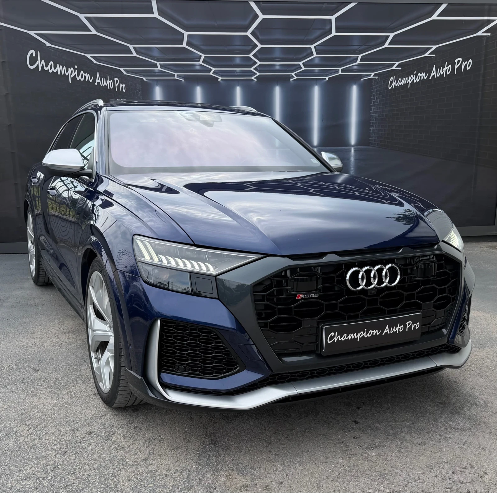 Audi RSQ8, снимка 3 - Автомобили и джипове - 55411978