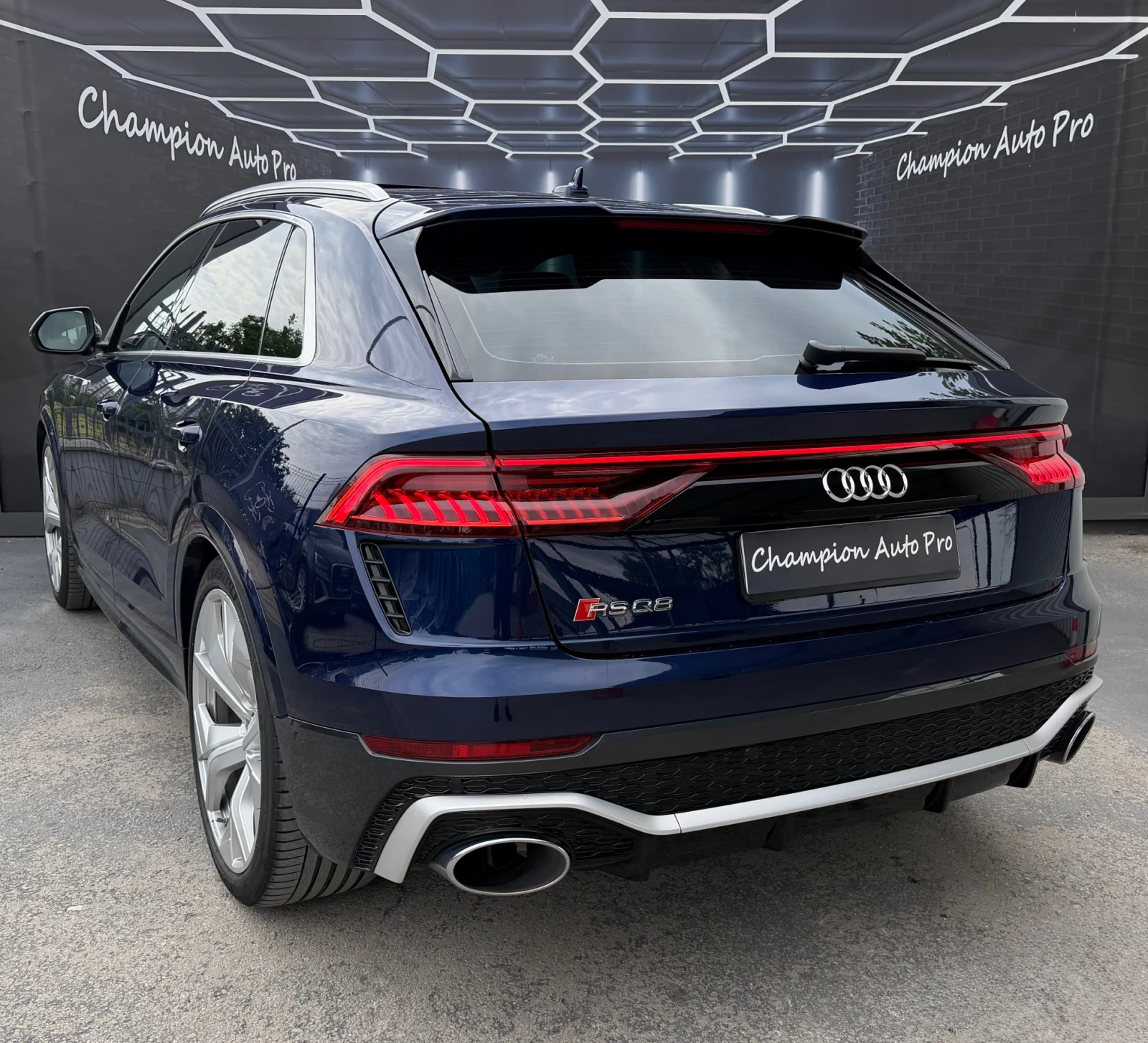 Audi RSQ8, снимка 4 - Автомобили и джипове - 55411978