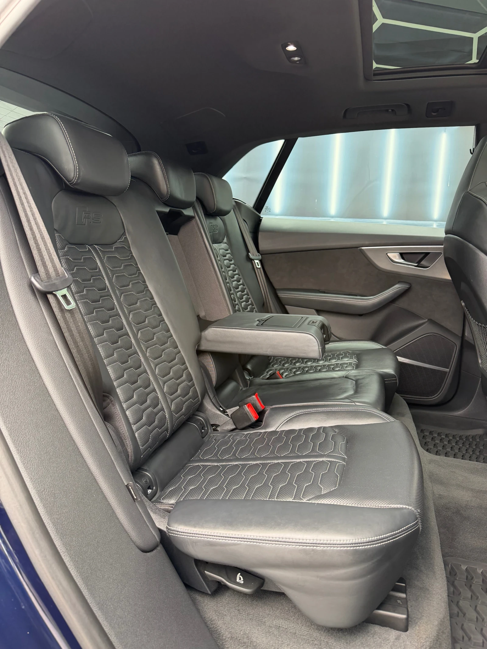 Audi RSQ8, снимка 16 - Автомобили и джипове - 55411978