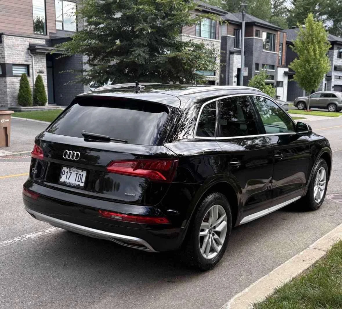 Audi Q5 * Komfort * CARFAX * БЕЗ ПЪРВОНАЧАЛНА ВНОСКА, снимка 12 - Автомобили и джипове - 55435434