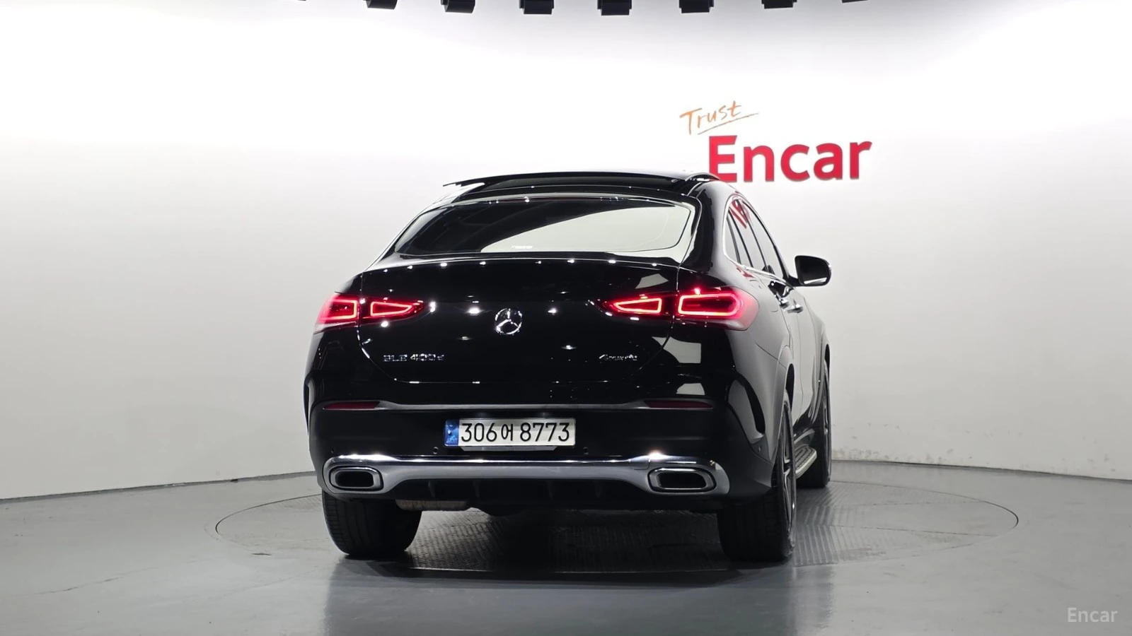 Mercedes-Benz GLE 400 4MATIC/COUPE/DRIVE-ASSISTS/PANOROOF/PREMIUM SOUND, снимка 4 - Автомобили и джипове - 55678844