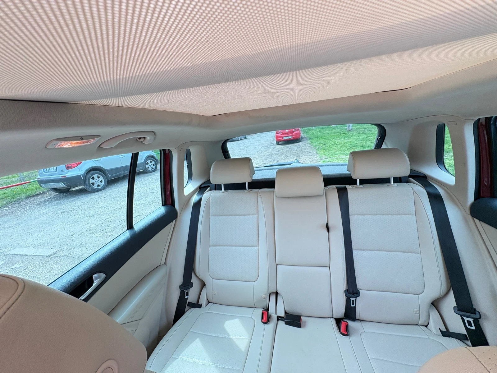 VW Tiguan 2.0 T, снимка 8 - Автомобили и джипове - 55808048