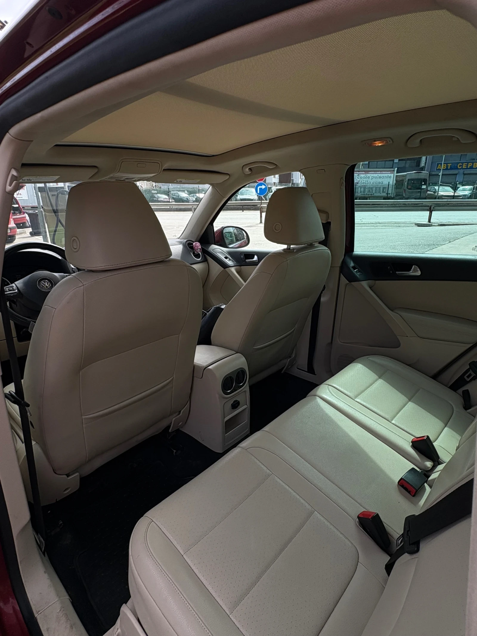 VW Tiguan 2.0 T, снимка 17 - Автомобили и джипове - 55808048
