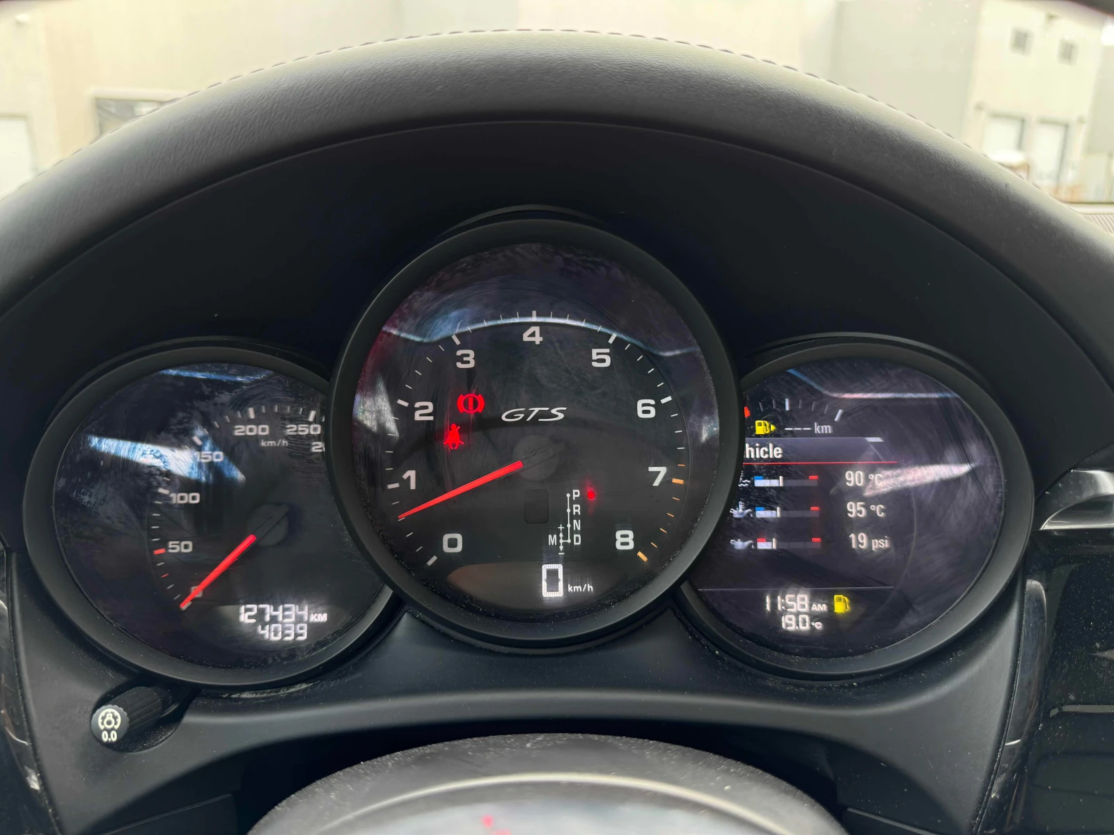 Porsche Macan GTS / MATRIX / BOSE / CARFAX / АВТОКРЕДИТ , снимка 8 - Автомобили и джипове - 55831034