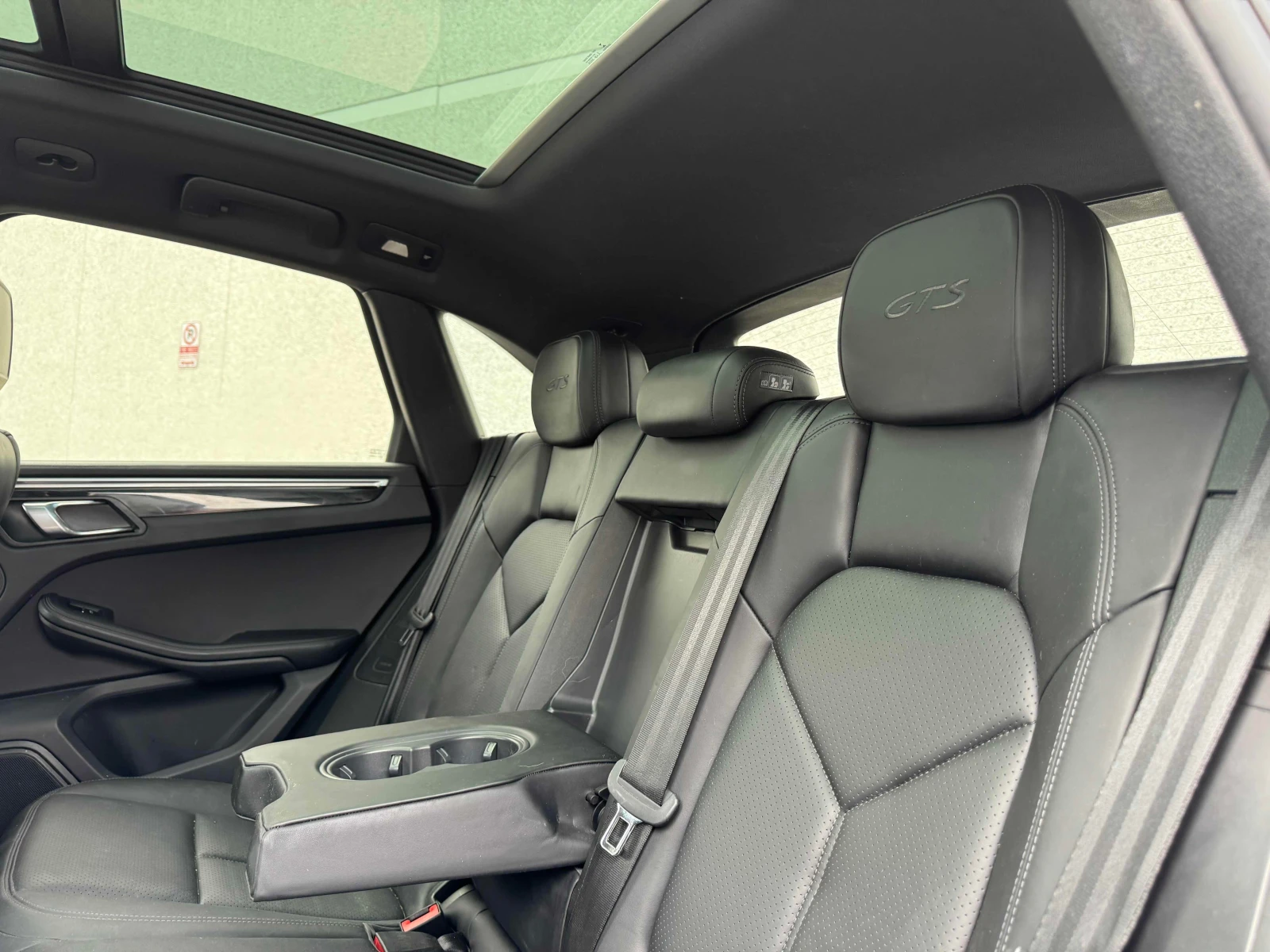 Porsche Macan GTS / MATRIX / BOSE / CARFAX / АВТОКРЕДИТ , снимка 13 - Автомобили и джипове - 55831034