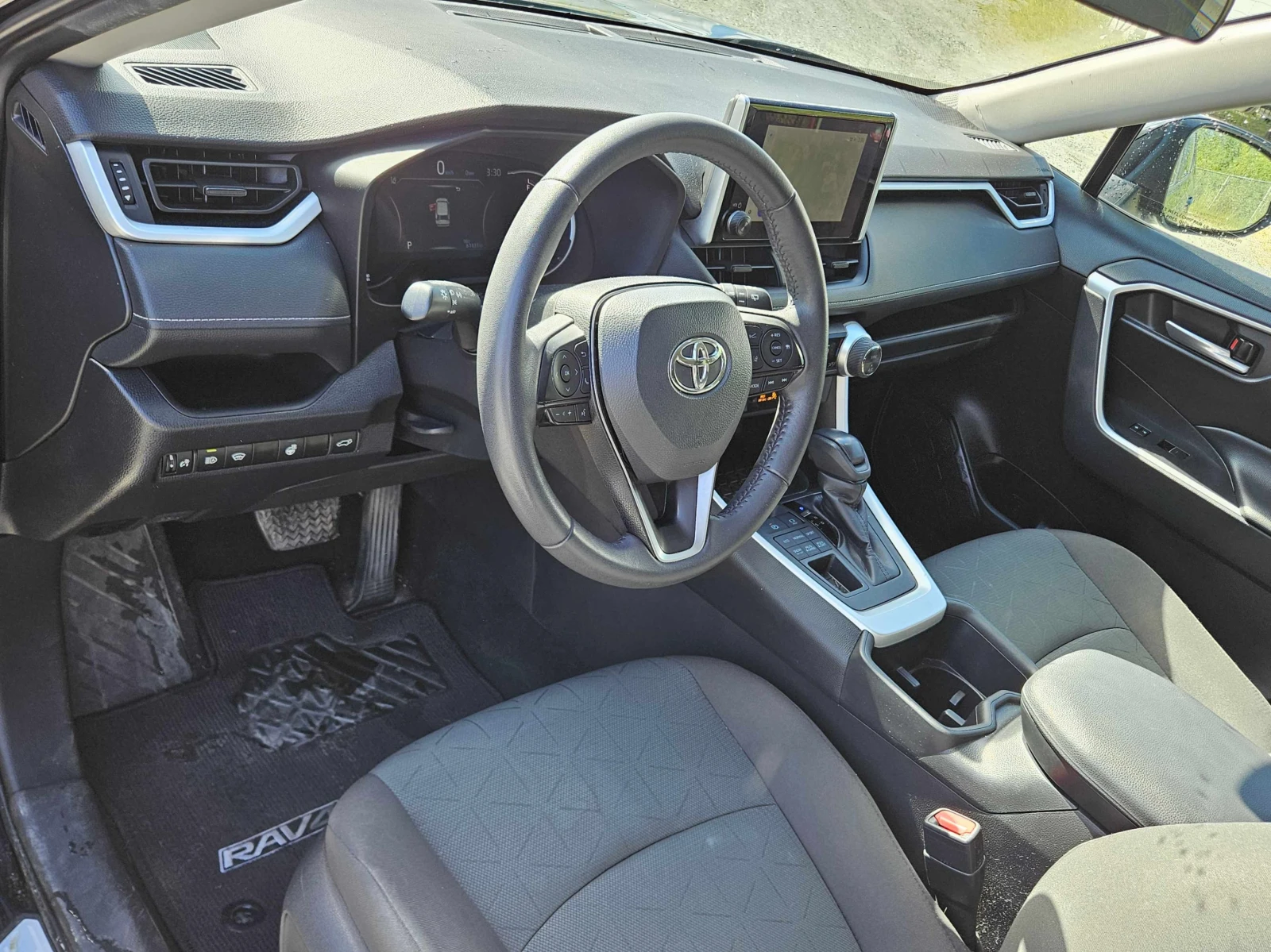 Toyota Rav4 XLE AWD / CARFAX / CAMERA / АВТОКРЕДИТ, снимка 5 - Автомобили и джипове - 55896768