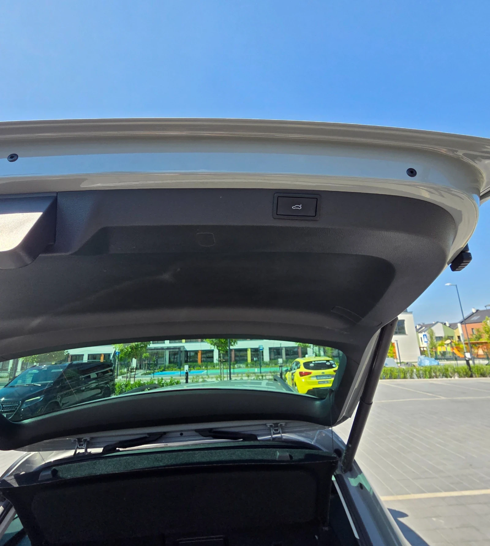 Skoda Karoq 2.0 td 4x4, снимка 17 - Автомобили и джипове - 55986754