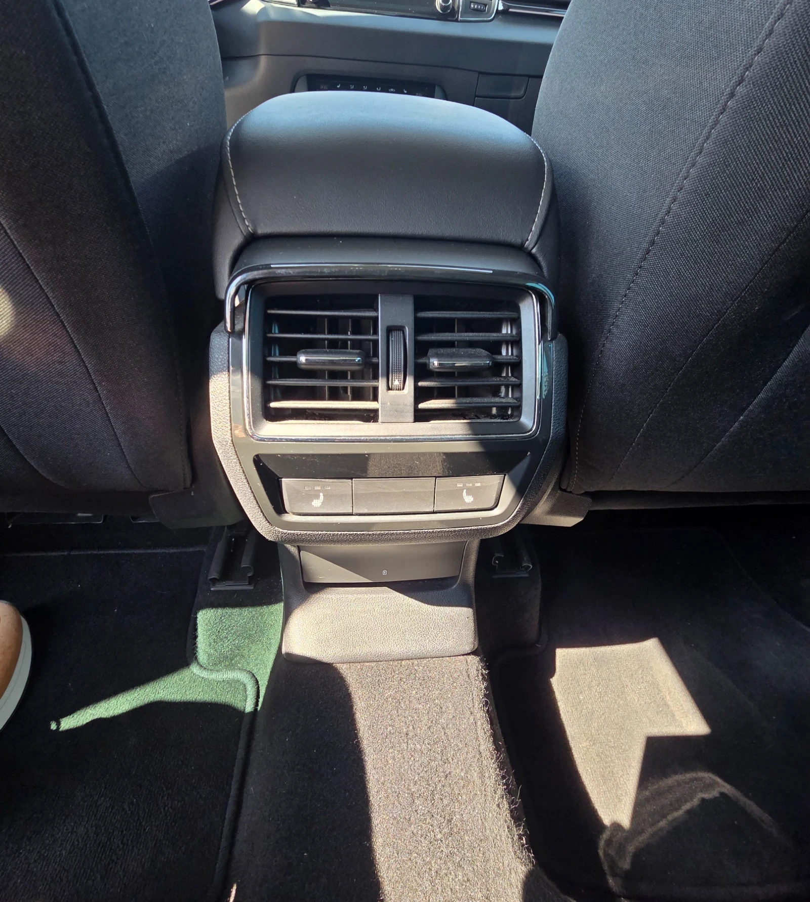 Skoda Karoq 2.0 td 4x4, снимка 11 - Автомобили и джипове - 55986754