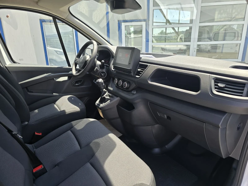 Renault Trafic L2H1 НОВ ХЛАДИЛЕН, снимка 13 - Бусове и автобуси - 52506183