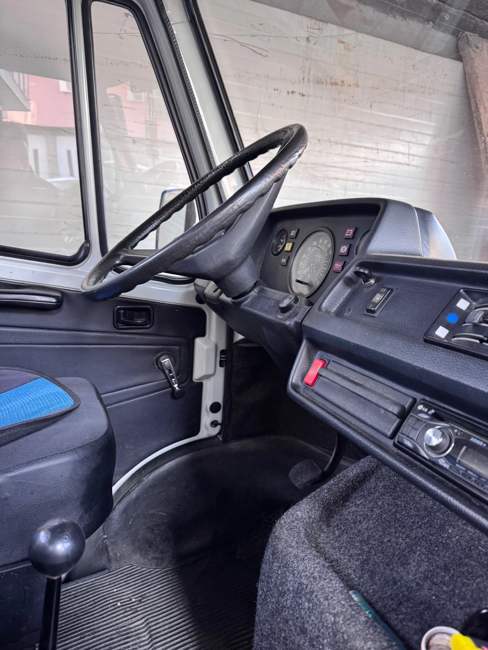 Mercedes-Benz 307  - изображение 2