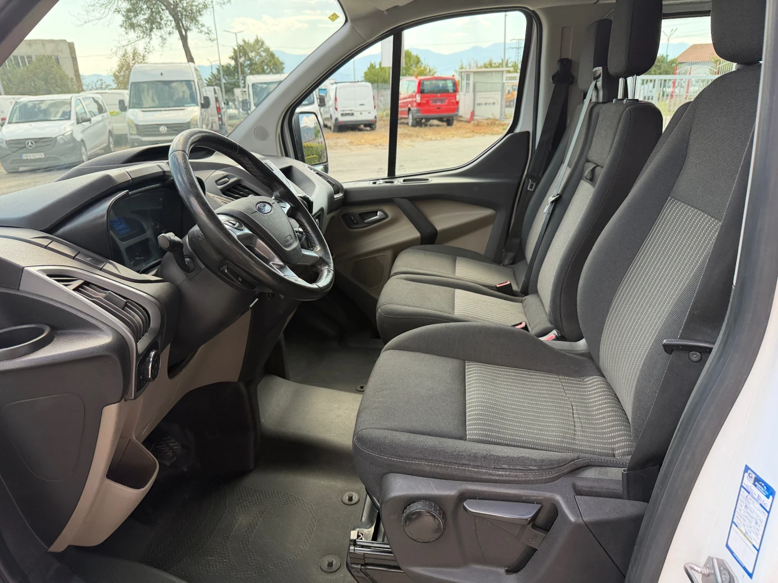 Ford Transit Custom 6 места 130кс, снимка 10 - Бусове и автобуси - 55727274