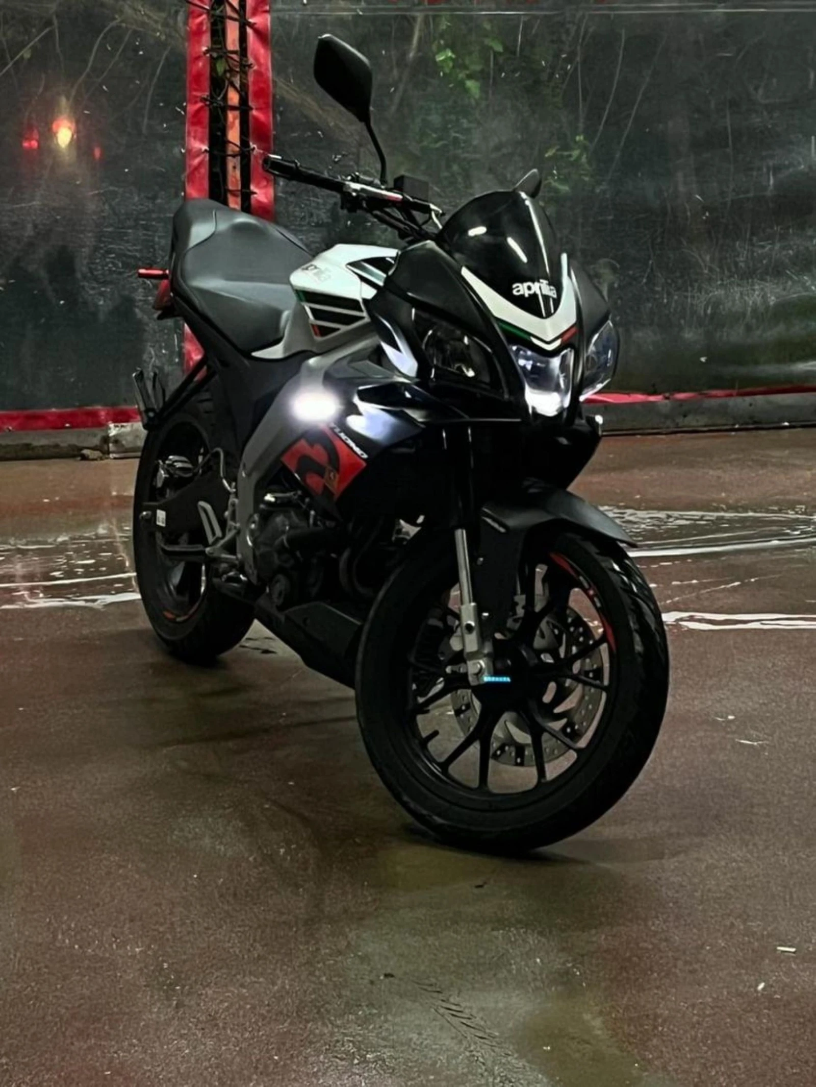 Aprilia Tuono 125, A1 - изображение 10