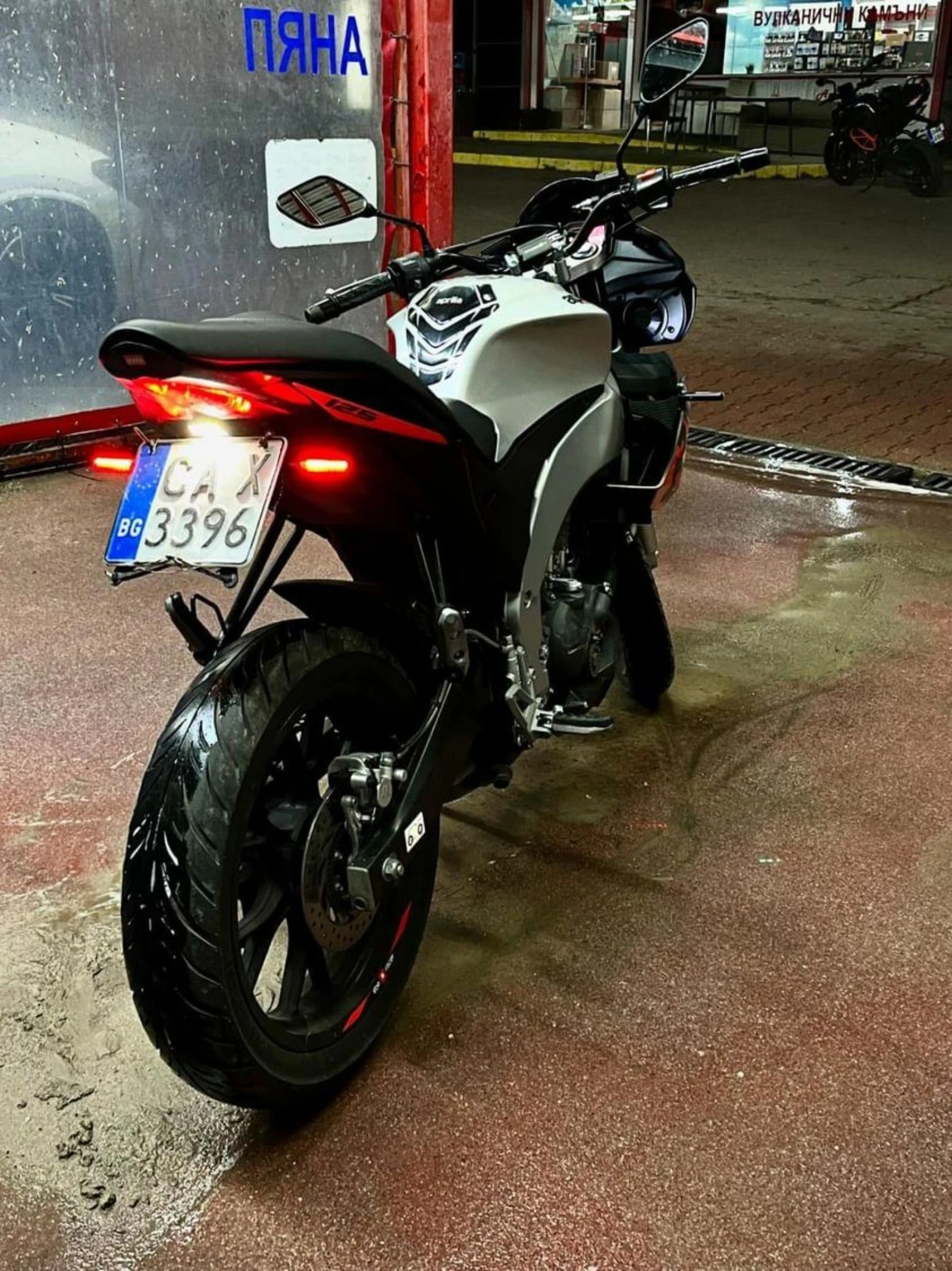 Aprilia Tuono 125, A1 - изображение 3