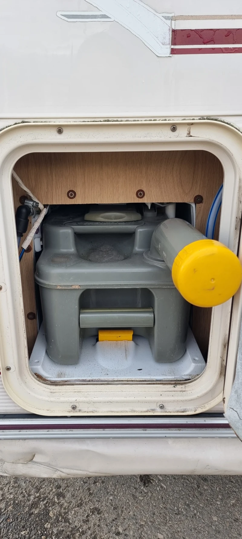 Каравана Sterckeman ECCLES500, снимка 15 - Каравани и кемпери - 53296208