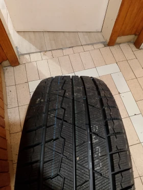 Гуми Зимни 285/60R18, снимка 1 - Гуми и джанти - 47364026