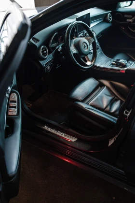 Mercedes-Benz C 300 AMG* 4-MATIC* LED, снимка 14