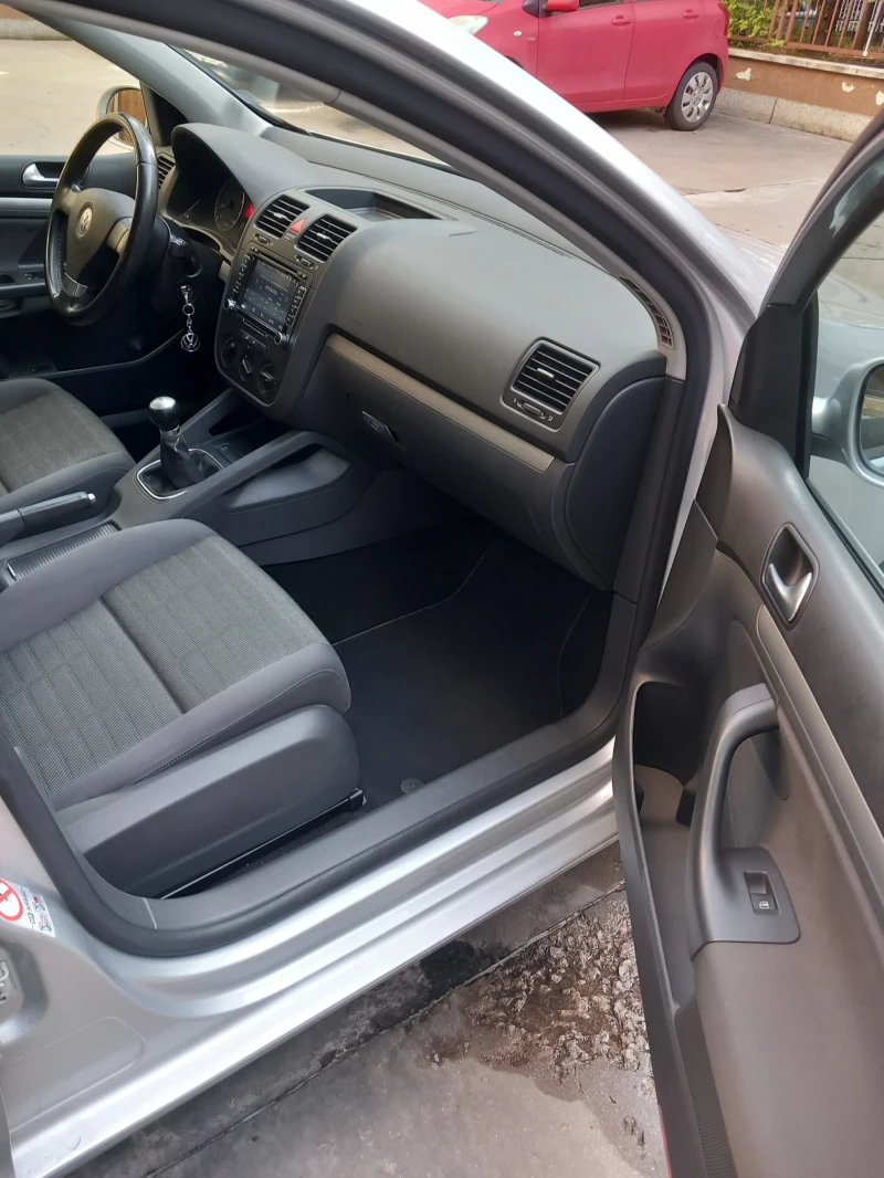 VW Golf 1.6 ГАЗ, снимка 10 - Автомобили и джипове - 47301747