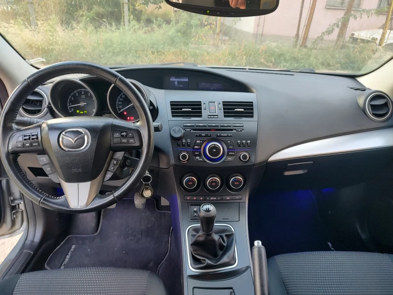 Mazda 3 1.6i, снимка 7 - Автомобили и джипове - 47341097