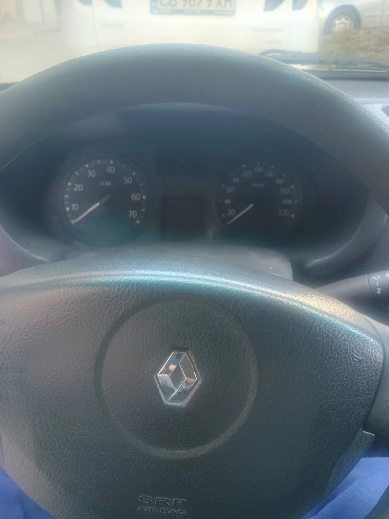 Renault Clio, снимка 7 - Автомобили и джипове - 49579195