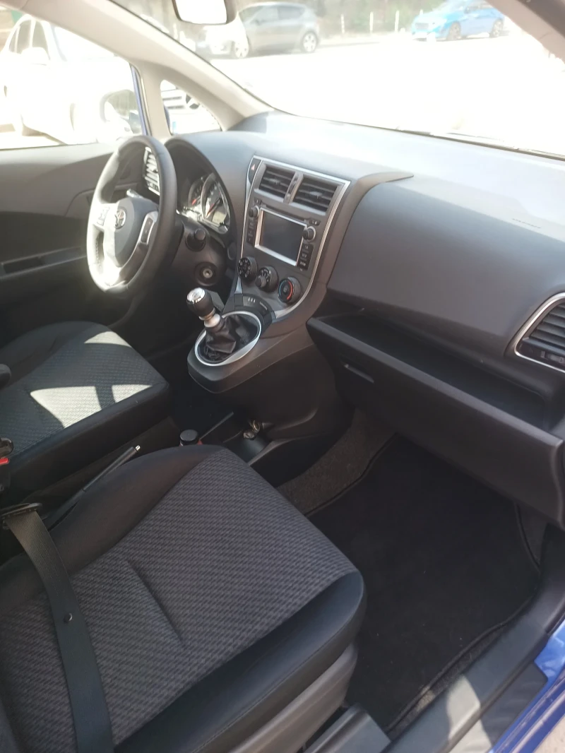 Toyota Verso S, снимка 11 - Автомобили и джипове - 52468722