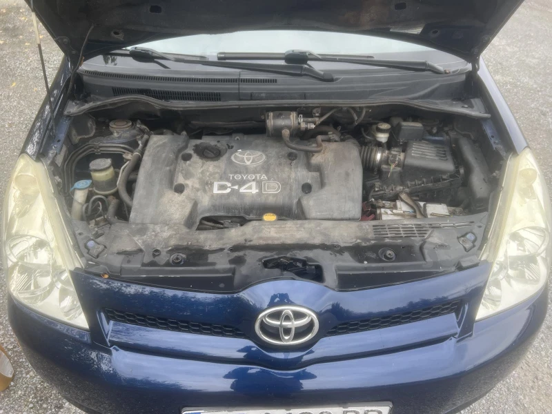 Toyota Corolla verso 6+ 1, снимка 9 - Автомобили и джипове - 52542900