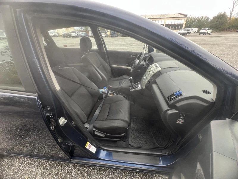 Toyota Corolla verso 6+ 1, снимка 14 - Автомобили и джипове - 52542900