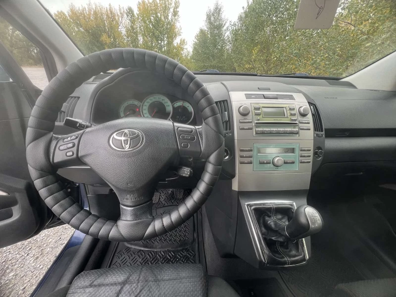 Toyota Corolla verso 6+ 1, снимка 11 - Автомобили и джипове - 52542900