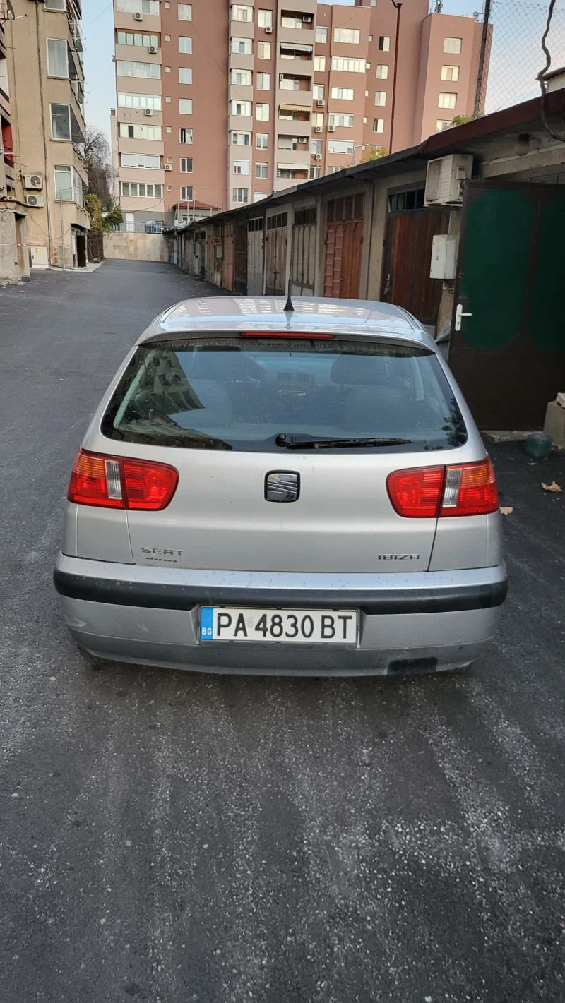 Seat Ibiza 1.4i, снимка 3 - Автомобили и джипове - 52257797