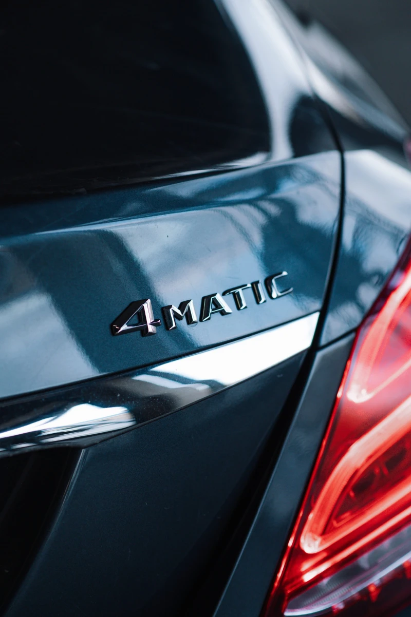 Mercedes-Benz C 300 AMG* 4-MATIC* LED, снимка 5 - Автомобили и джипове - 52667009