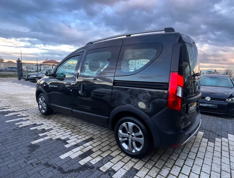 Dacia Dokker 1.2i STEPWAY* * ПЪЛНА ГАРАНЦИЯ* * EU6* * , снимка 5 - Автомобили и джипове - 53508569
